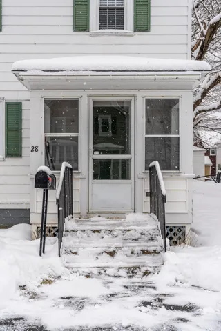 $305,000 | 28 Andrews Road, Bath, ME 04530