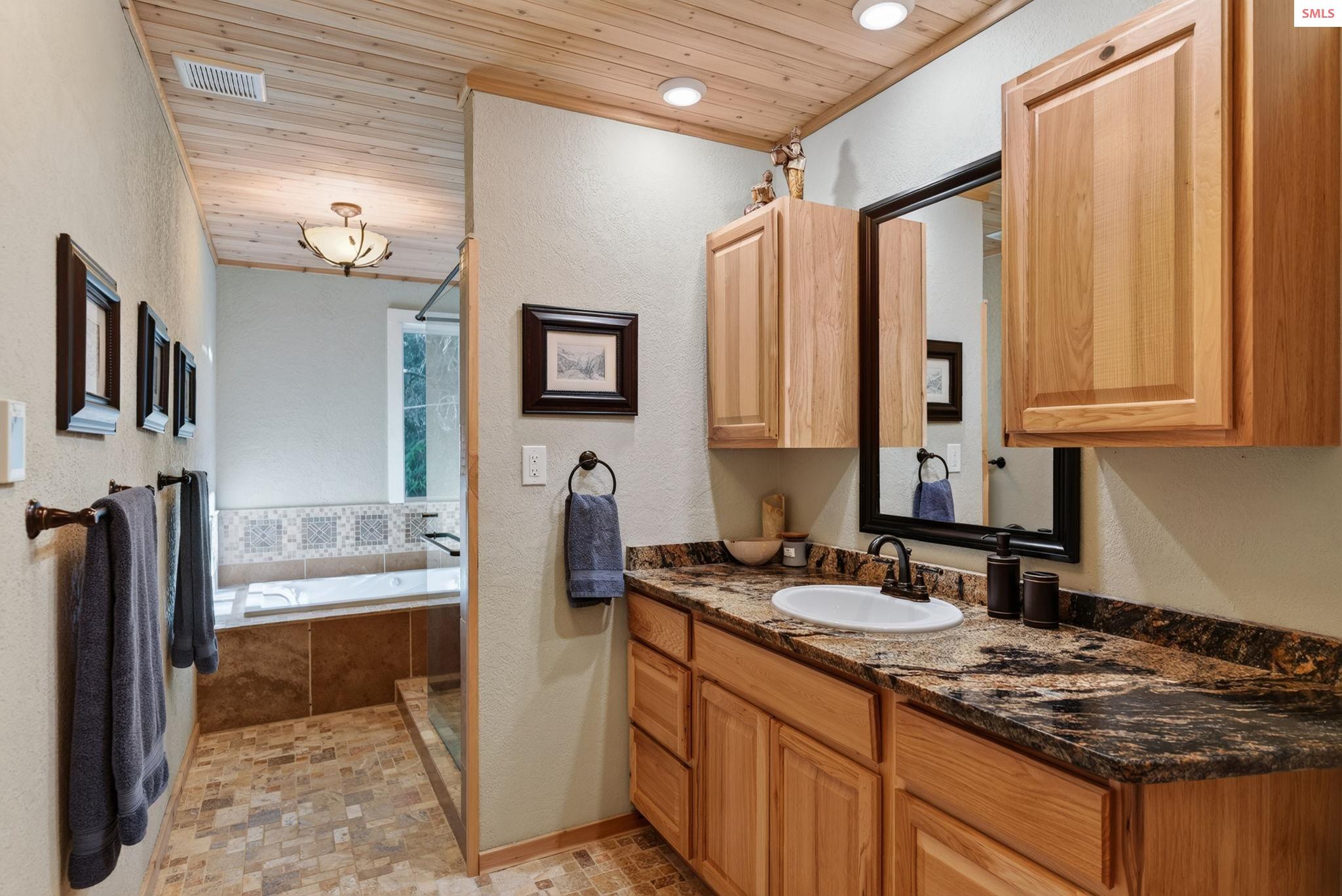 2298 Selkirk Road Sandpoint, ID 83864 - Photo 18 of 49 Gallery Image 18