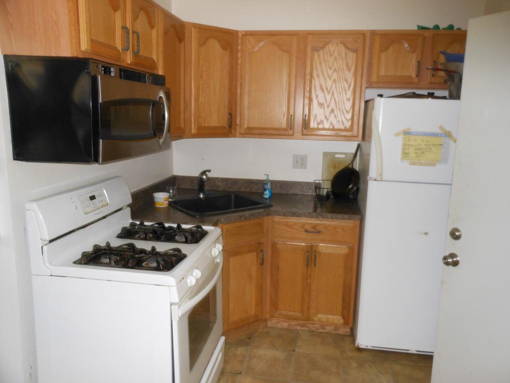 24 Cottage Street Rutland, VT 05701 - Photo 2 of 15