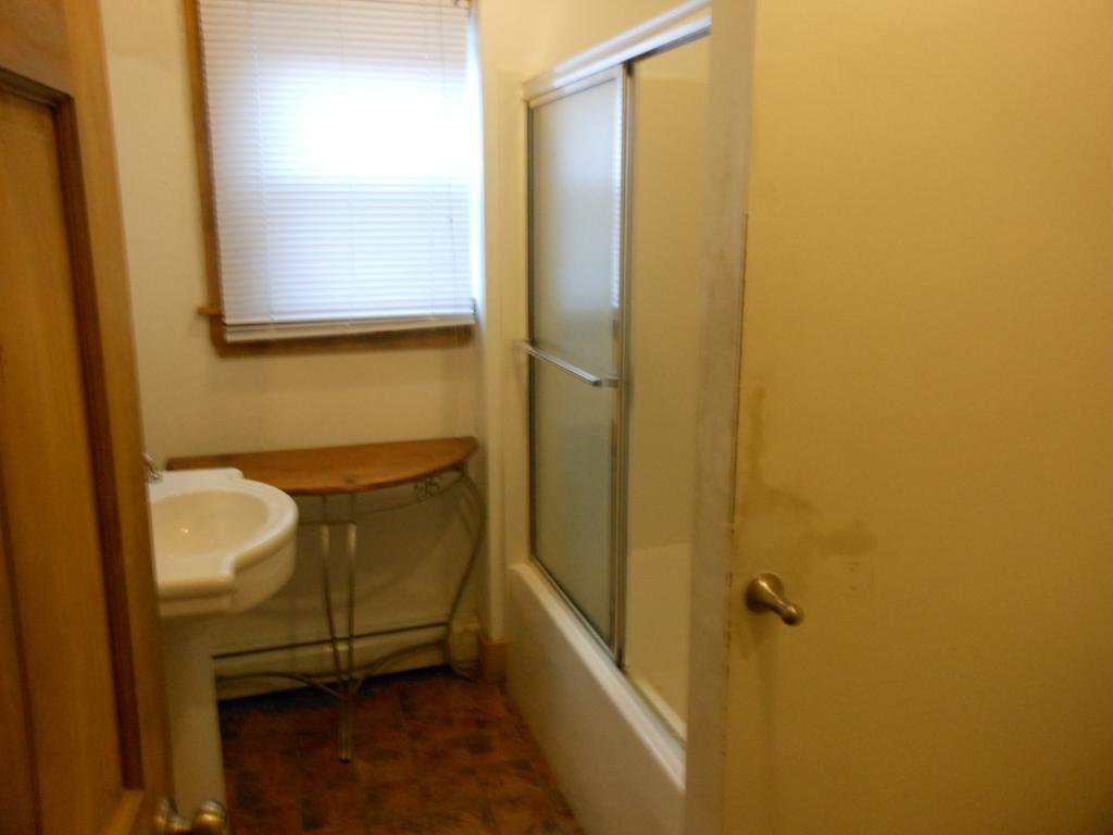 24 Cottage Street Rutland, VT 05701 - Photo 3 of 15