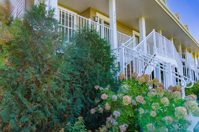 $2,350 | 2974 Clover Ridge Drive, Chaska, MN 55318