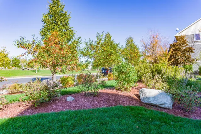 $2,350 | 2974 Clover Ridge Drive, Chaska, MN 55318