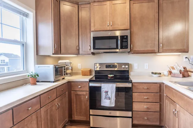 $2,350 | 2974 Clover Ridge Drive, Chaska, MN 55318