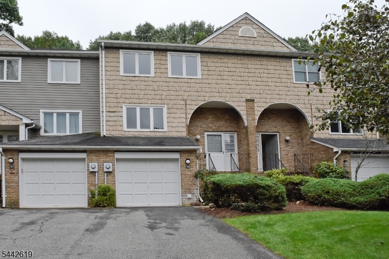 149 Patriots Road Morris Plains, NJ 07950 - Photo 2 of 22 Gallery Image 2