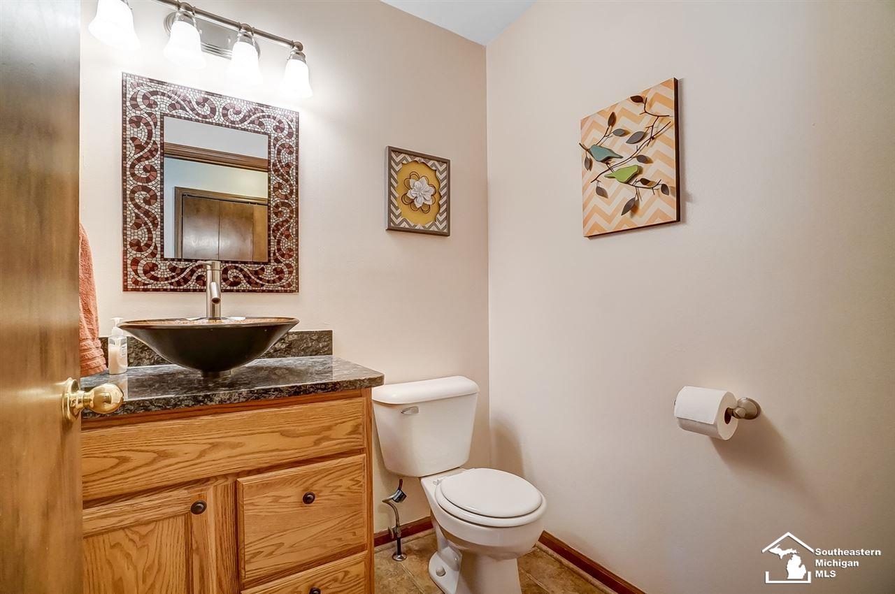 6261 Jackman Road Temperance, MI 48182 - Photo 8 of 32 50017189-7.JPG