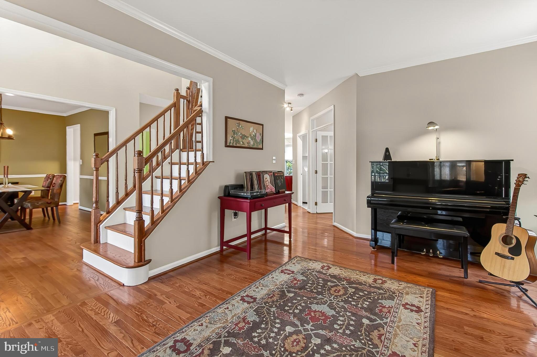7736 White Willow Court Springfield, VA 22153 - Photo 12 of 84 Foyer into Living Room