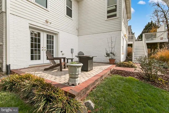 $1,079,000 | 7736 White Willow Court, Springfield, VA 22153