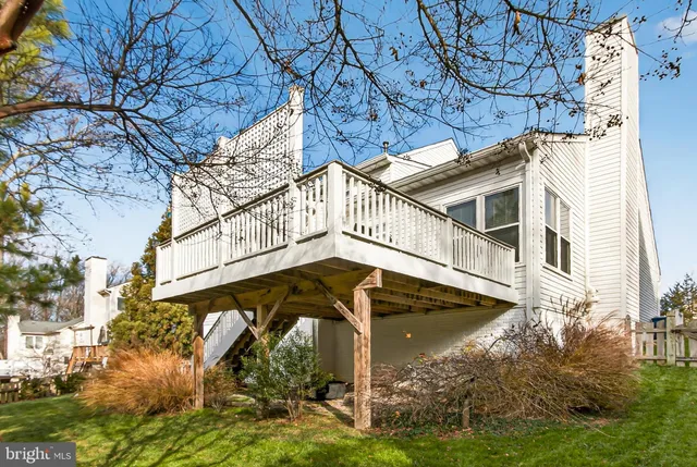 $1,079,000 | 7736 White Willow Court, Springfield, VA 22153