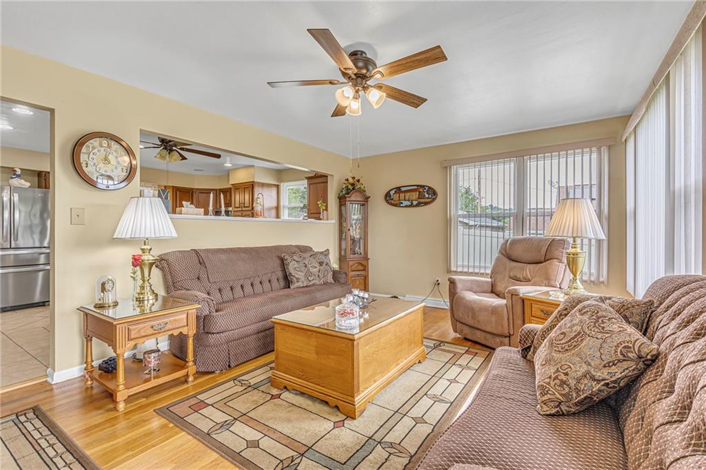 746 McLean Street Rochester, PA 15074 - Photo 5 of 31