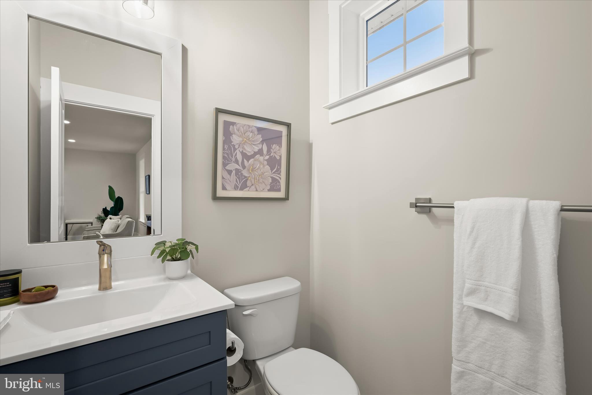 5712 Hodges Road Sykesville, MD 21784 - Photo 25 of 47 Half Bathroom