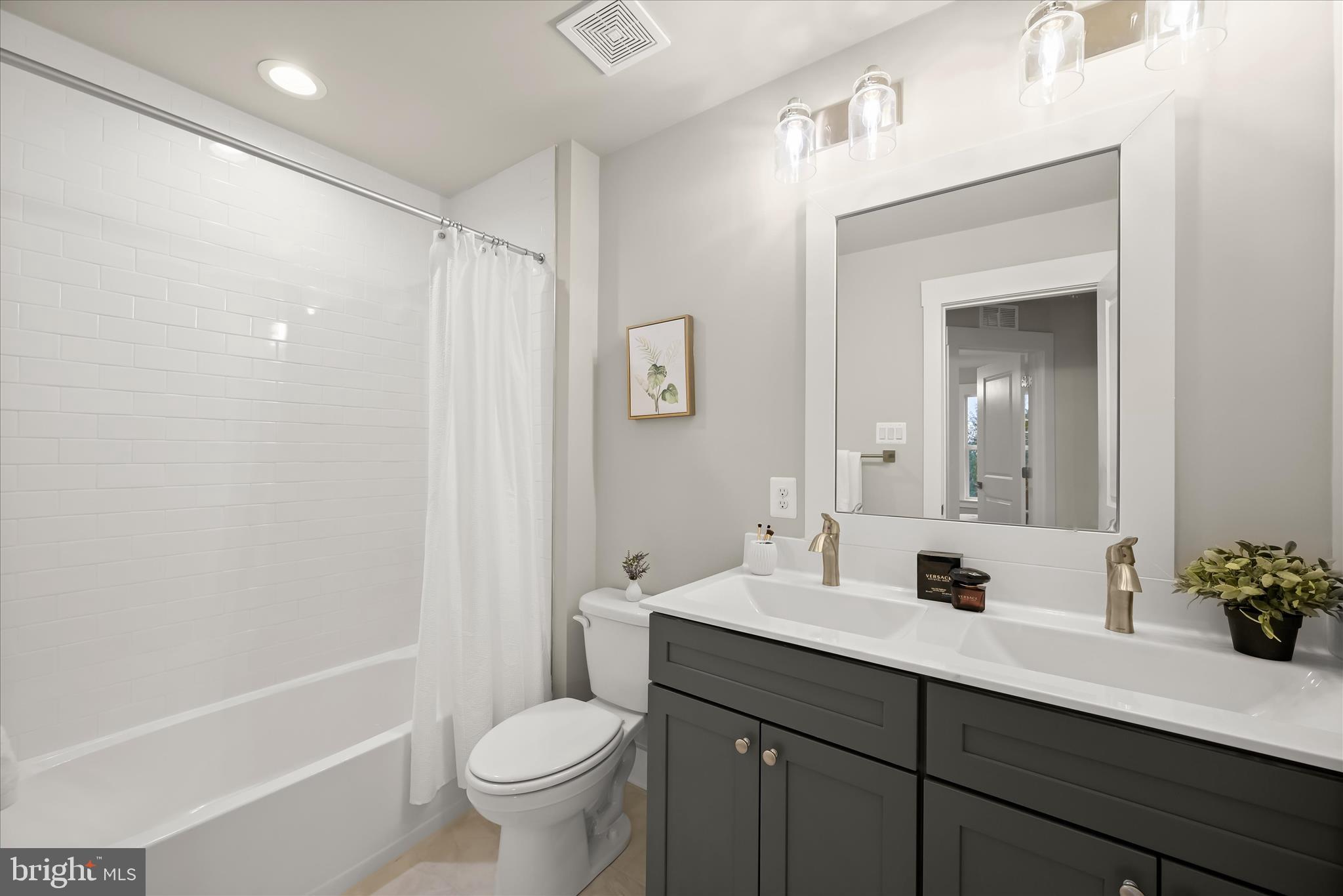 5712 Hodges Road Sykesville, MD 21784 - Photo 36 of 47 Second Bathroom