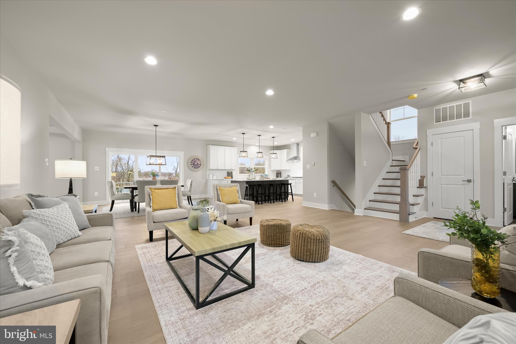 5712 Hodges Road Sykesville, MD 21784 - Photo 10 of 47 Living Room