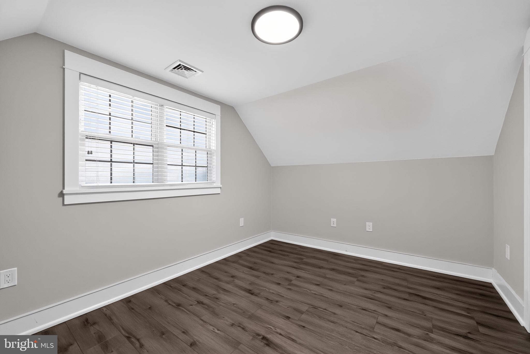 50 Middle Road Levittown, PA 19056 - Photo 22 of 29