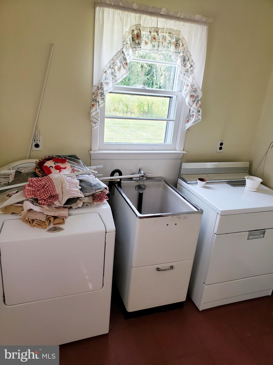 13 Woosamonsa Road Pennington, NJ 08534 - Photo 15 of 29 Laundry Room