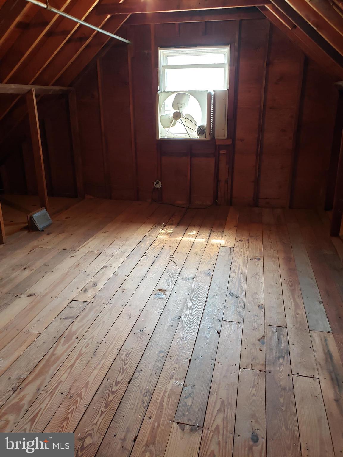 13 Woosamonsa Road Pennington, NJ 08534 - Photo 18 of 29 Attic Side 2