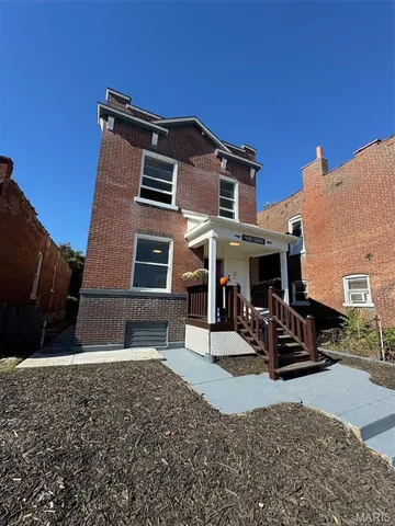 $189,900 | 4509 Idaho Avenue, St. Louis, MO 63111