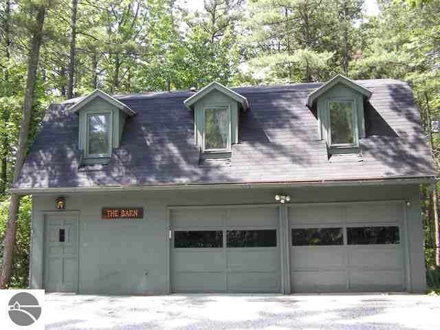 2756 Neahtawanta Road Traverse City, MI 49686 - Photo 3 of 15 1694744-2.JPG