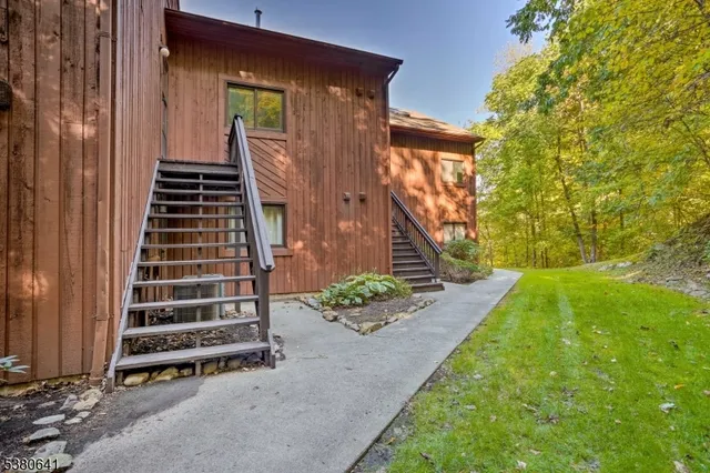 $2,300 | 1 Big Sky Drive, Unit 6, Vernon, NJ 07462