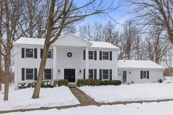 $5,800 | 945 Anne Road, Naperville, IL 60540