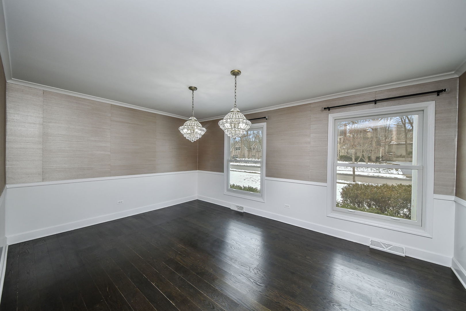 945 Anne Road Naperville, IL 60540 - Photo 11 of 36