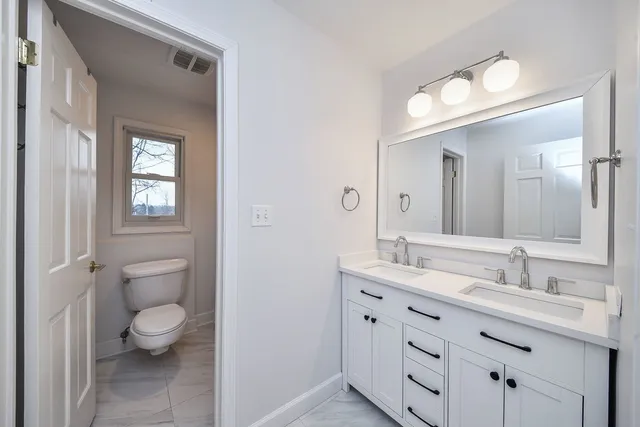 $5,800 | 945 Anne Road, Naperville, IL 60540