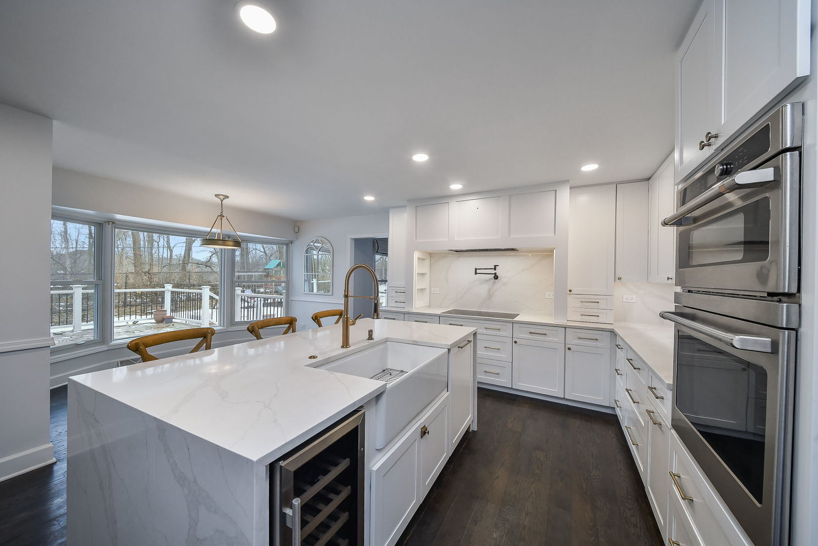 945 Anne Road Naperville, IL 60540 - Photo 3 of 36