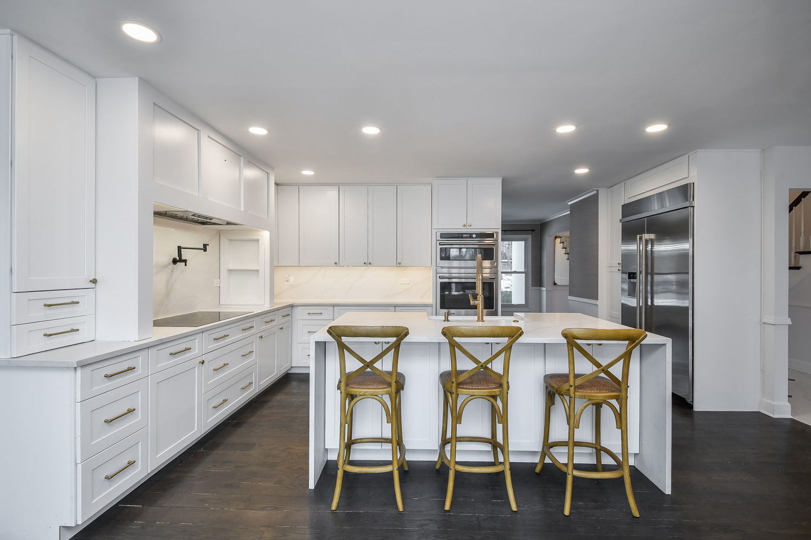 945 Anne Road Naperville, IL 60540 - Photo 4 of 36