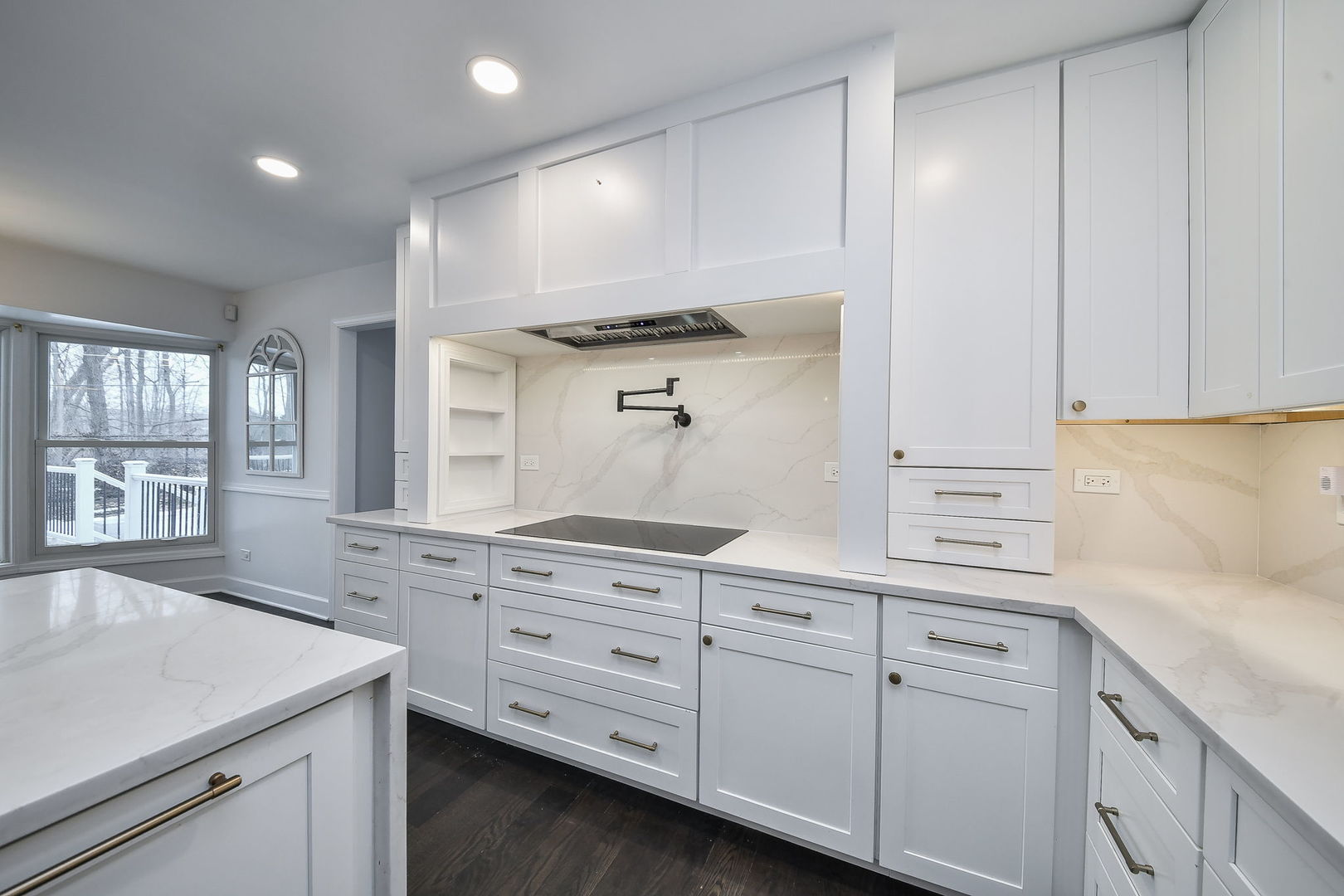 945 Anne Road Naperville, IL 60540 - Photo 5 of 36