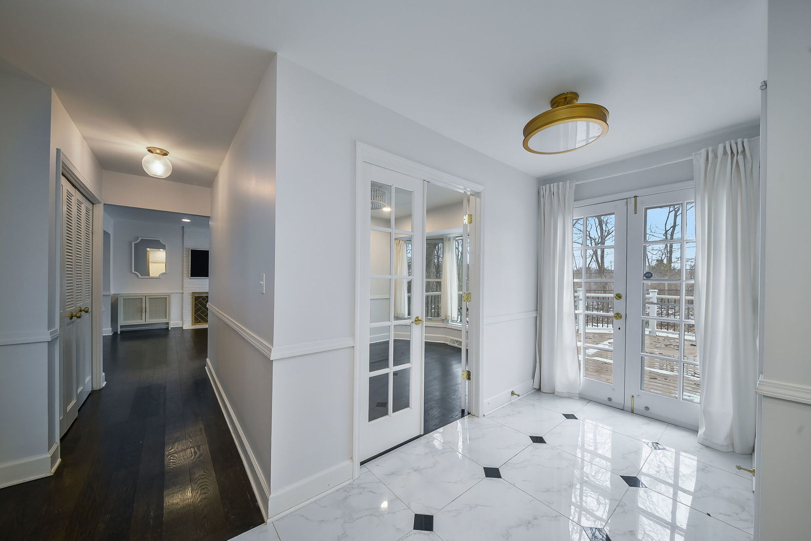 945 Anne Road Naperville, IL 60540 - Photo 8 of 36