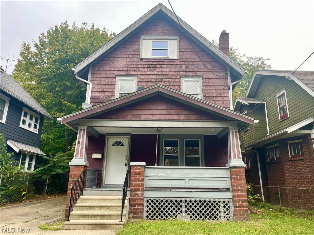 857 Aberdeen Street Akron, OH 44310 - Photo 1 of 23 View of front facade with a porch