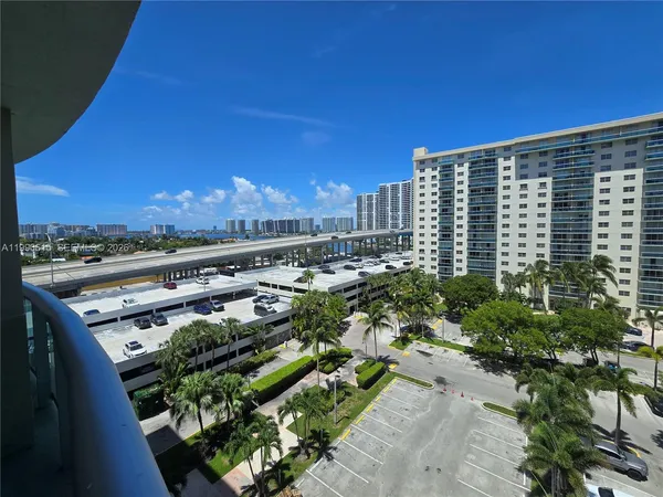 $1,950 | 19380 Collins Avenue, Unit 807, Sunny Isles Beach, FL 33160