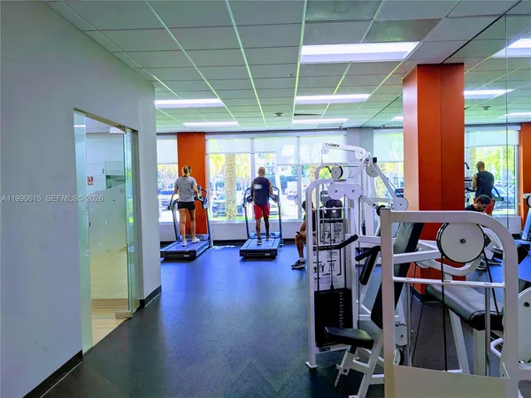 $1,950 | 19380 Collins Avenue, Unit 807, Sunny Isles Beach, FL 33160