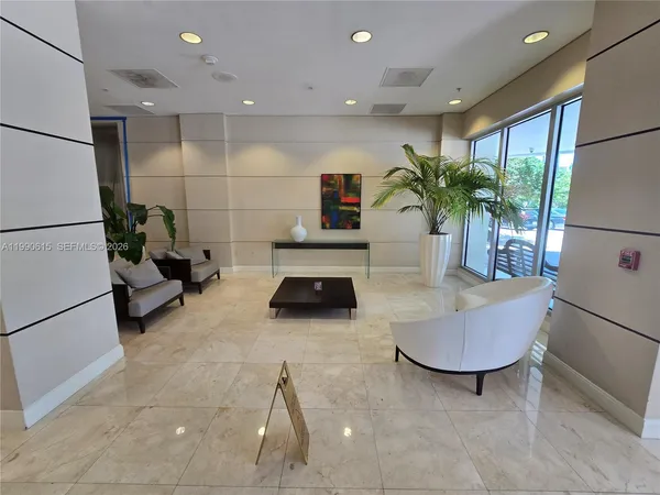 $1,950 | 19380 Collins Avenue, Unit 807, Sunny Isles Beach, FL 33160