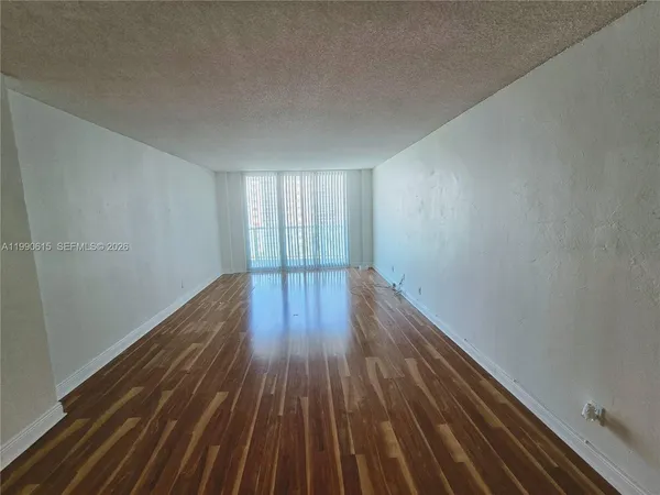 $1,950 | 19380 Collins Avenue, Unit 807, Sunny Isles Beach, FL 33160
