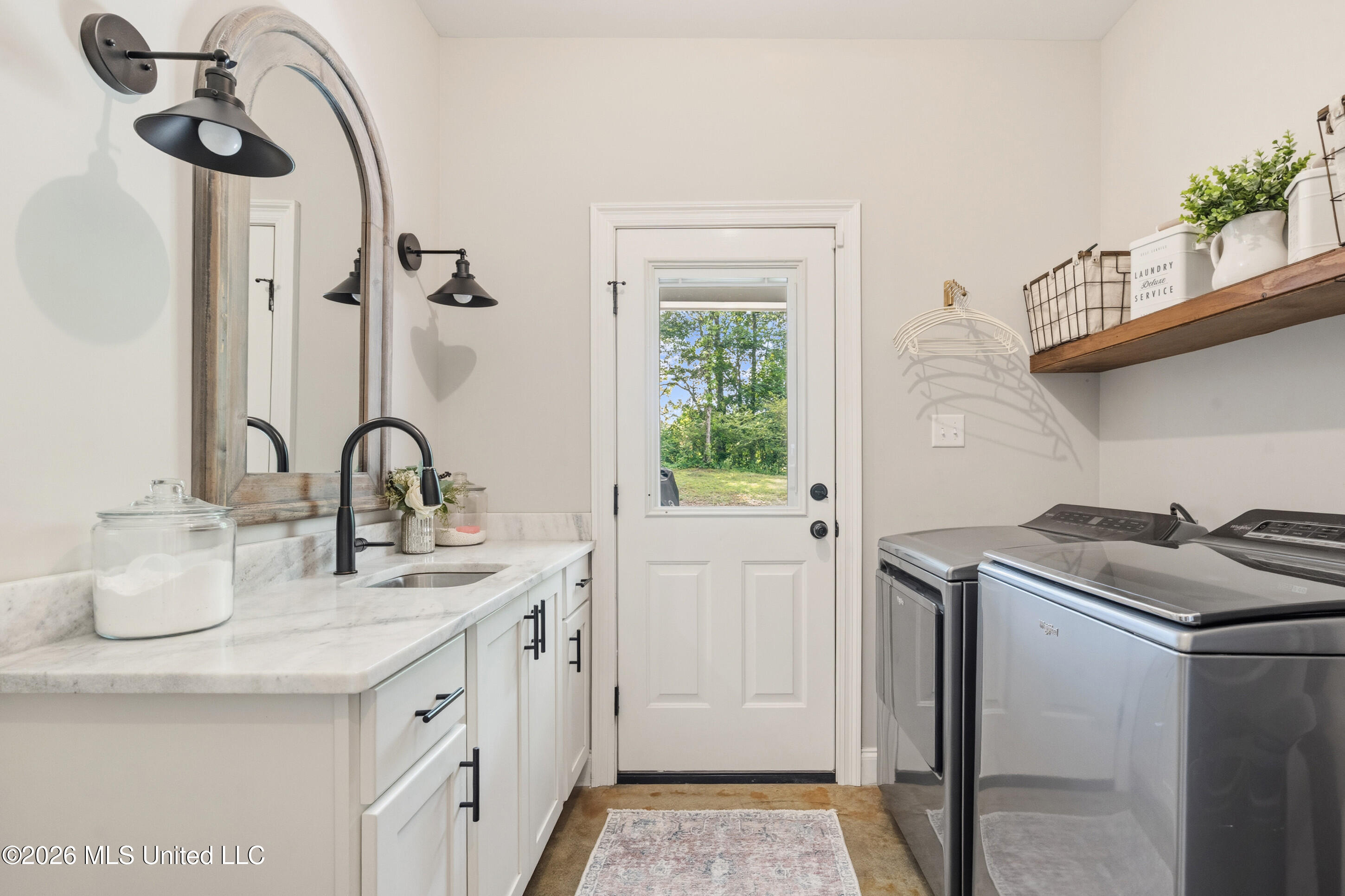 4411 Hunter Cove Hernando, MS 38632 - Photo 19 of 34 Laundry room