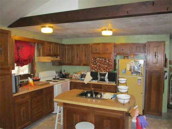 22 Henry Road Wales, MA 01081 - Photo 5 of 10