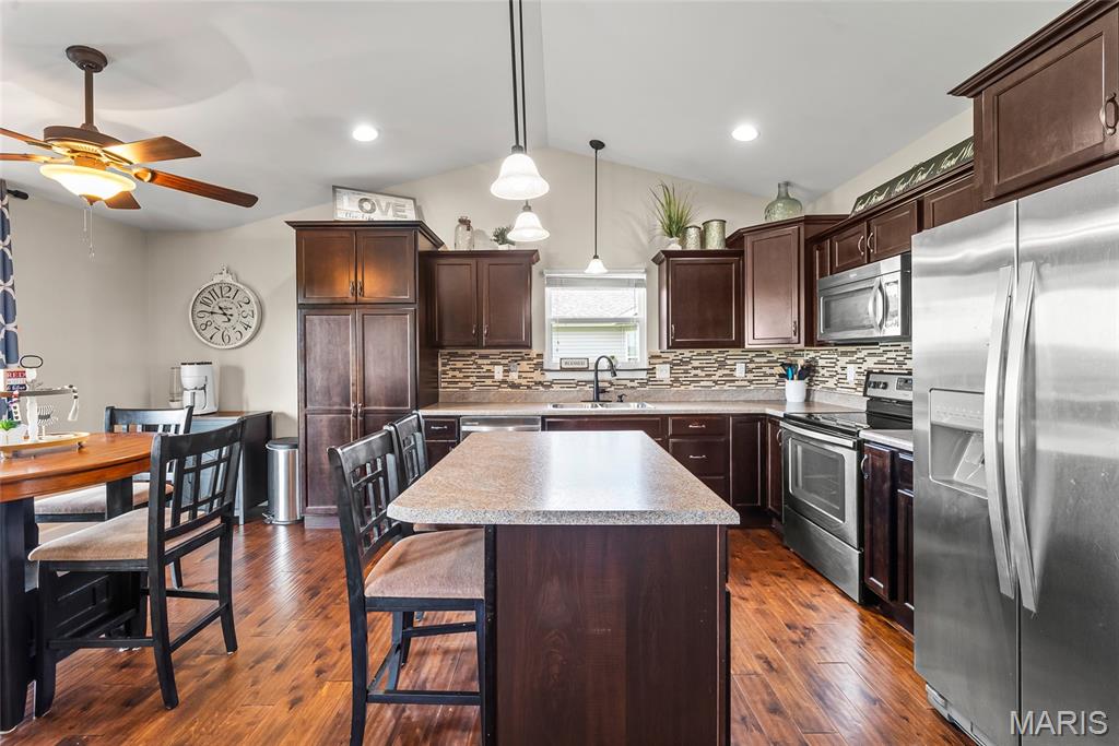 720 West 5th Street St. Jacob, IL 62281 - Photo 9 of 29