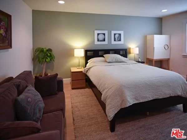 $3,500,000 | 32 North Venice Boulevard, Venice, CA 90291