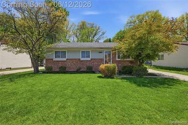 $240,000 | 33499 Unicorn Court, Westland, MI 48186
