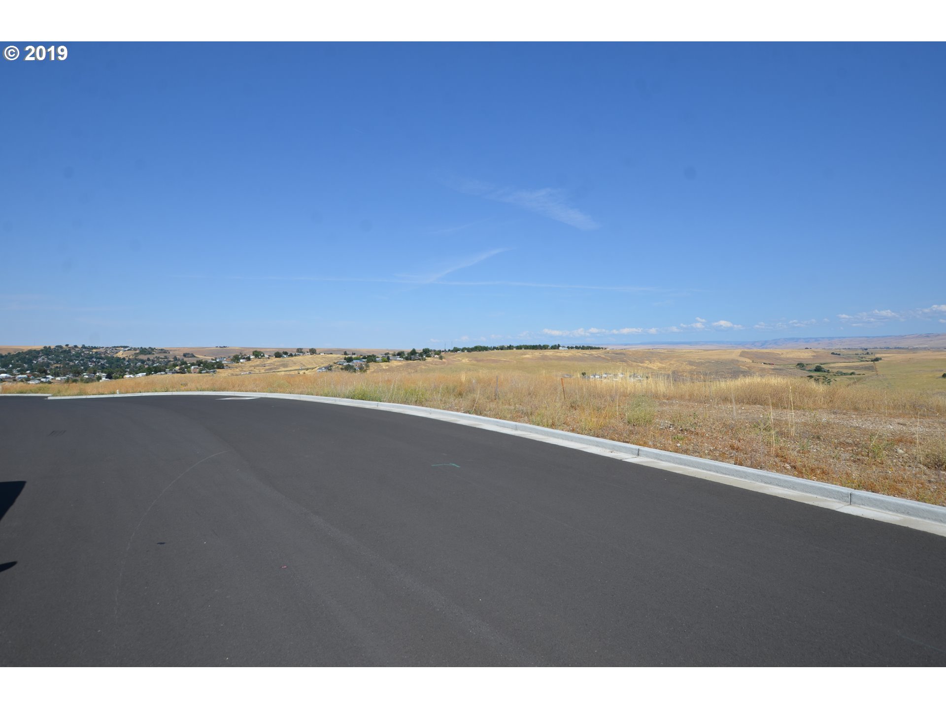 1410 Southwest 17th Place Pendleton, OR 97801 - Photo 4 of 11