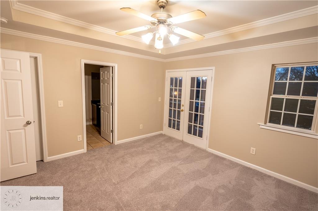 1188 Ira Street Southwest Atlanta, GA 30310 - Photo 23 of 33 en view interior of the house and window