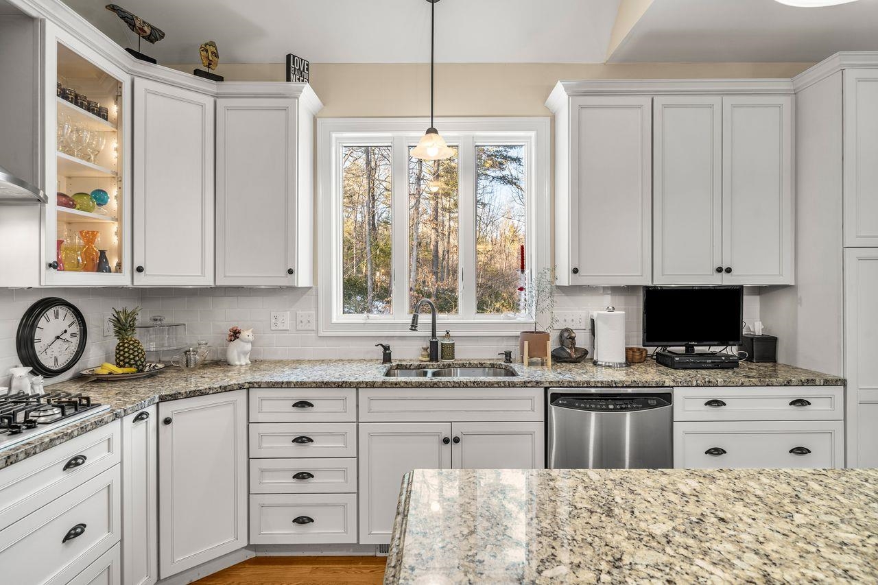 3 Winterberry Road Brookline, NH 03033 - Photo 4 of 41