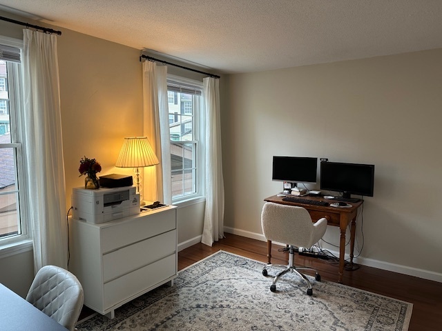 100 Rising Trail Drive, Unit 100 Middletown, CT 06457 - Photo 11 of 33 a livingroom with workspace and a window