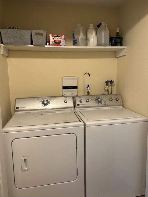 100 Rising Trail Drive, Unit 100 Middletown, CT 06457 - Photo 13 of 33 a utility room with dryer and washer