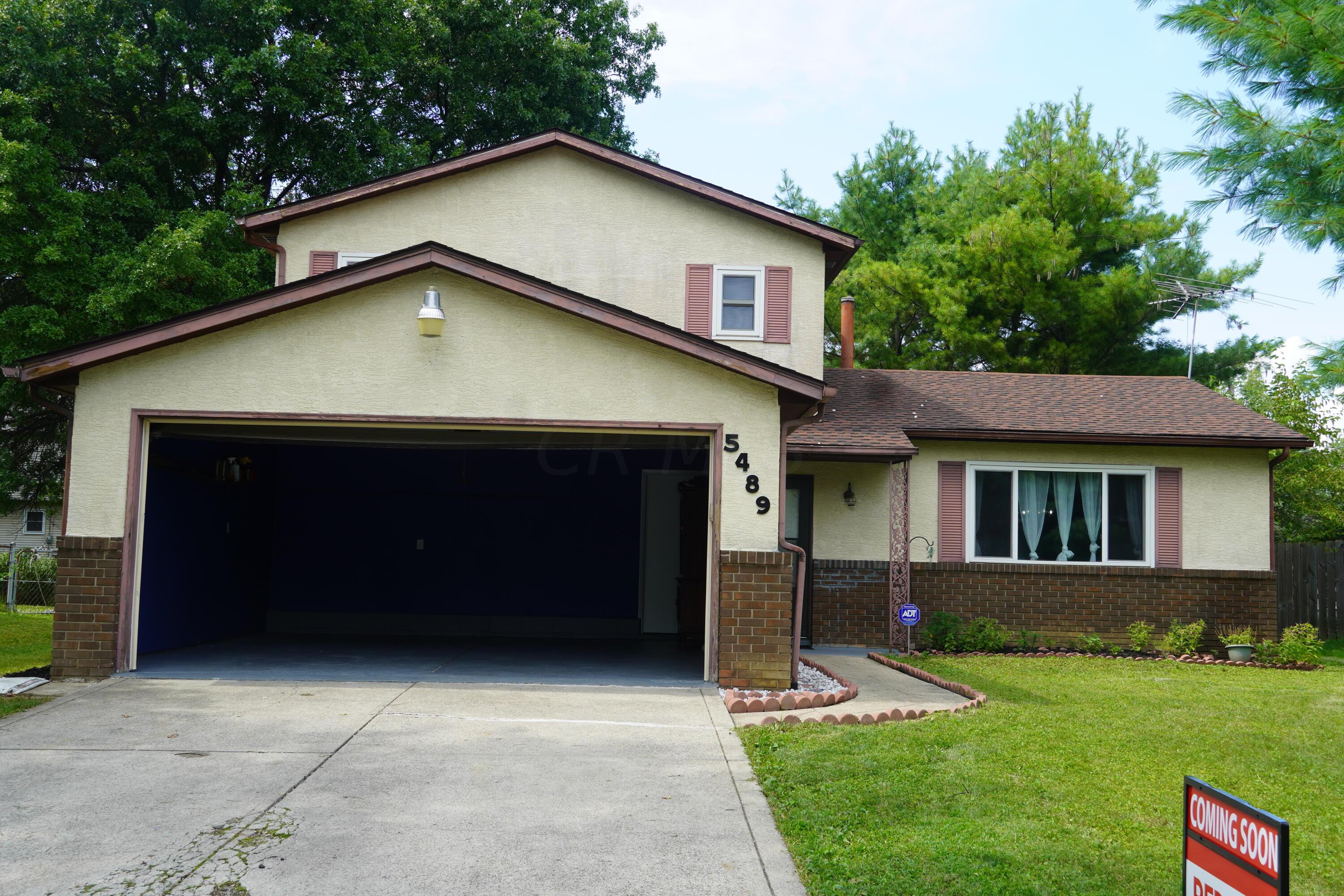 5489 Cedarbush Road Columbus, OH 43229 - Photo 1 of 36 Gallery Image 1