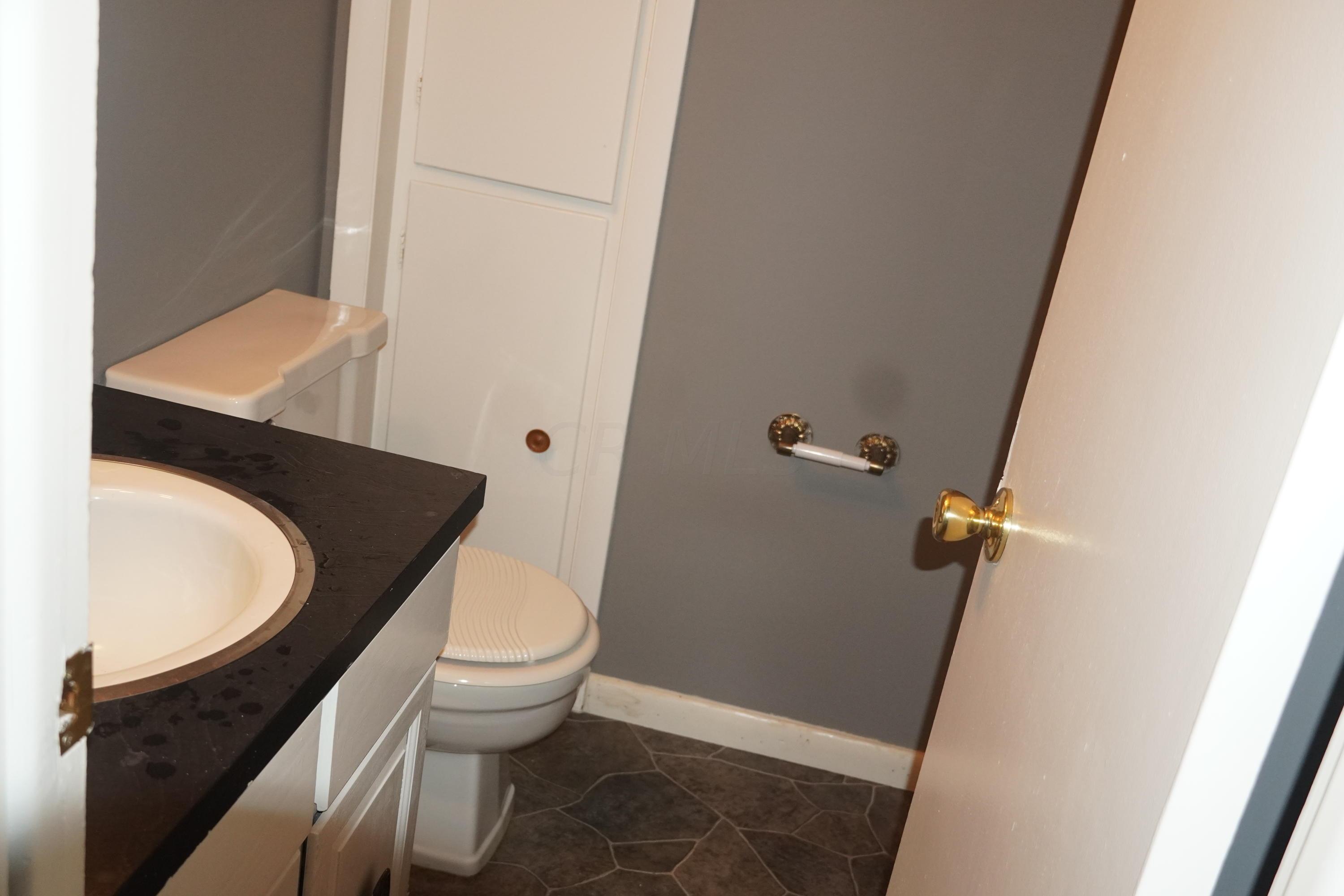 5489 Cedarbush Road Columbus, OH 43229 - Photo 21 of 36 Gallery Image 21