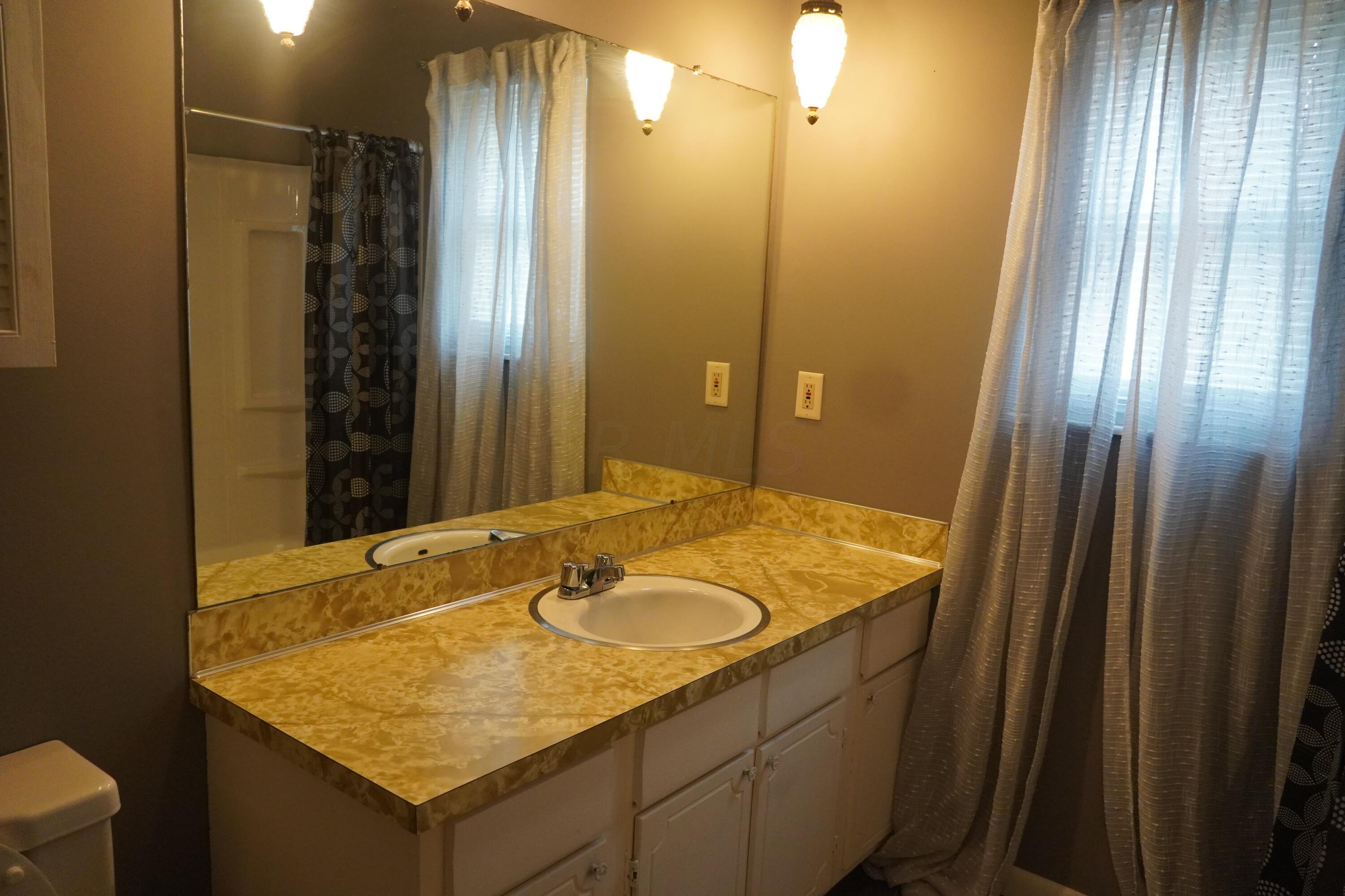 5489 Cedarbush Road Columbus, OH 43229 - Photo 23 of 36 Gallery Image 23