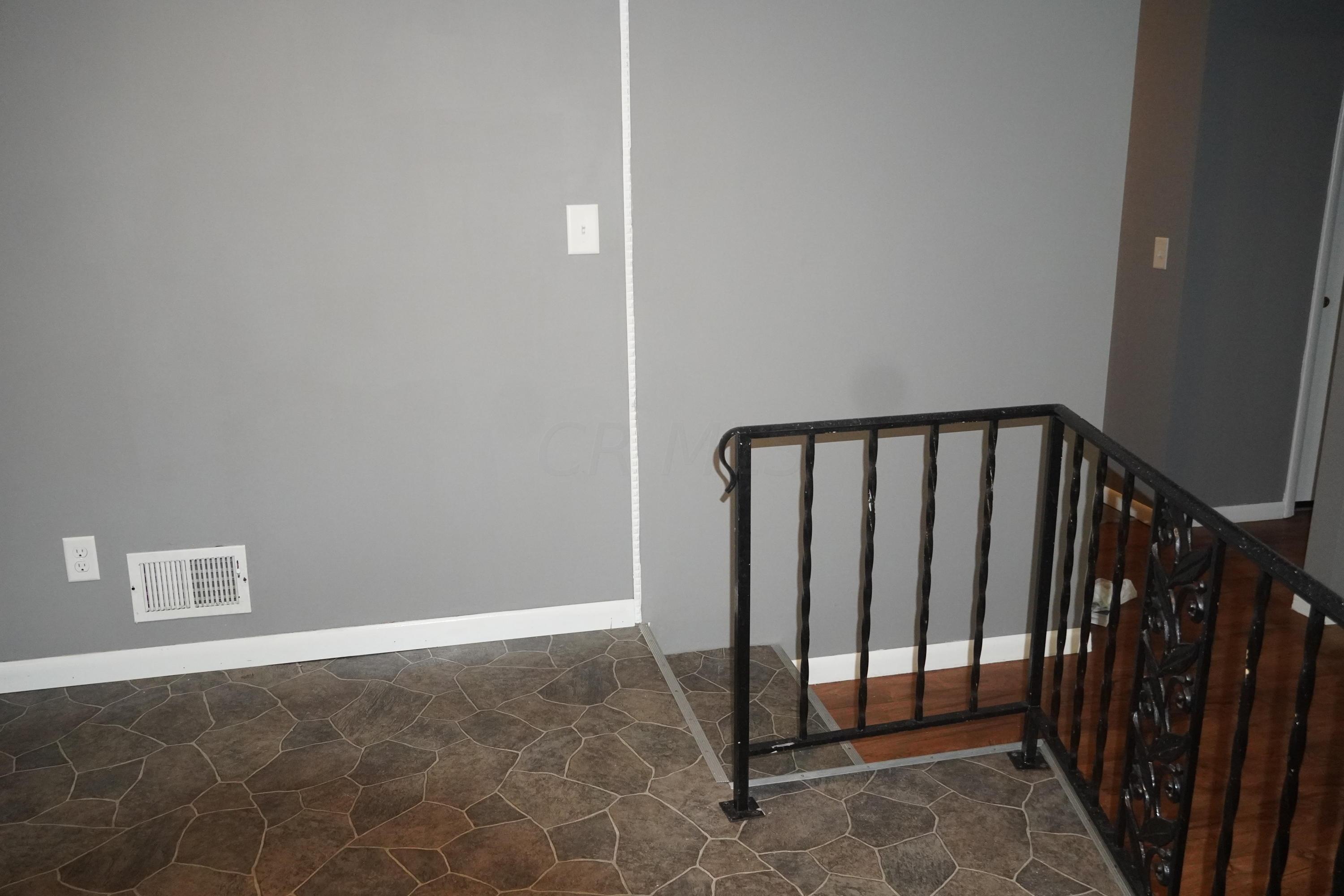 5489 Cedarbush Road Columbus, OH 43229 - Photo 30 of 36 Gallery Image 30