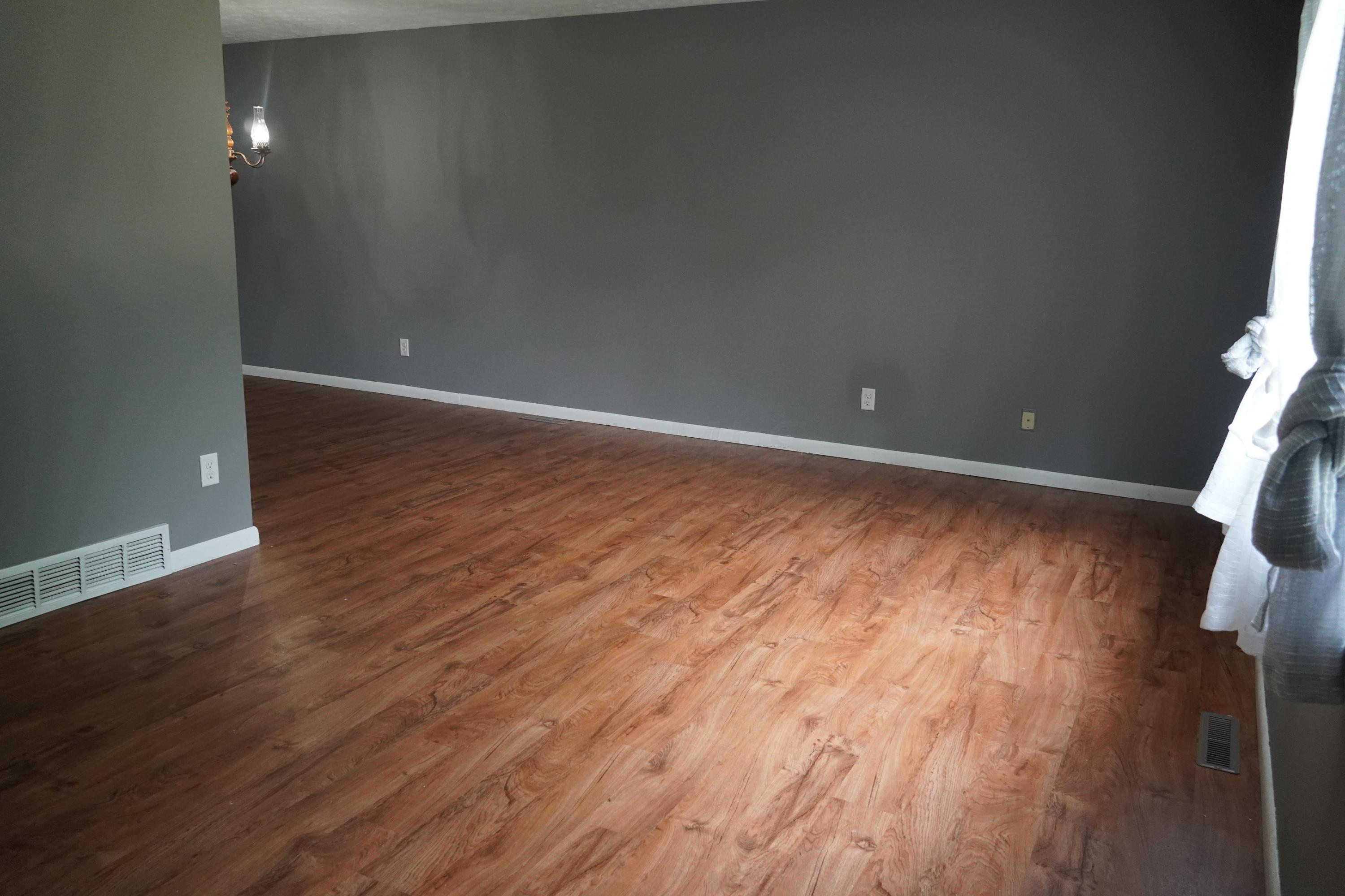 5489 Cedarbush Road Columbus, OH 43229 - Photo 6 of 36 Gallery Image 6