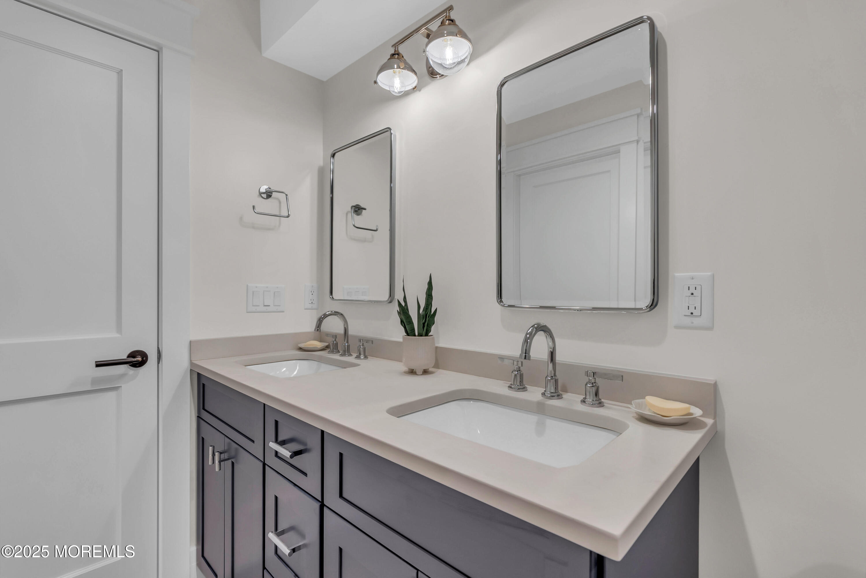 205 Morris Avenue Spring Lake, NJ 07762 - Photo 54 of 105 073_mjb01597_952